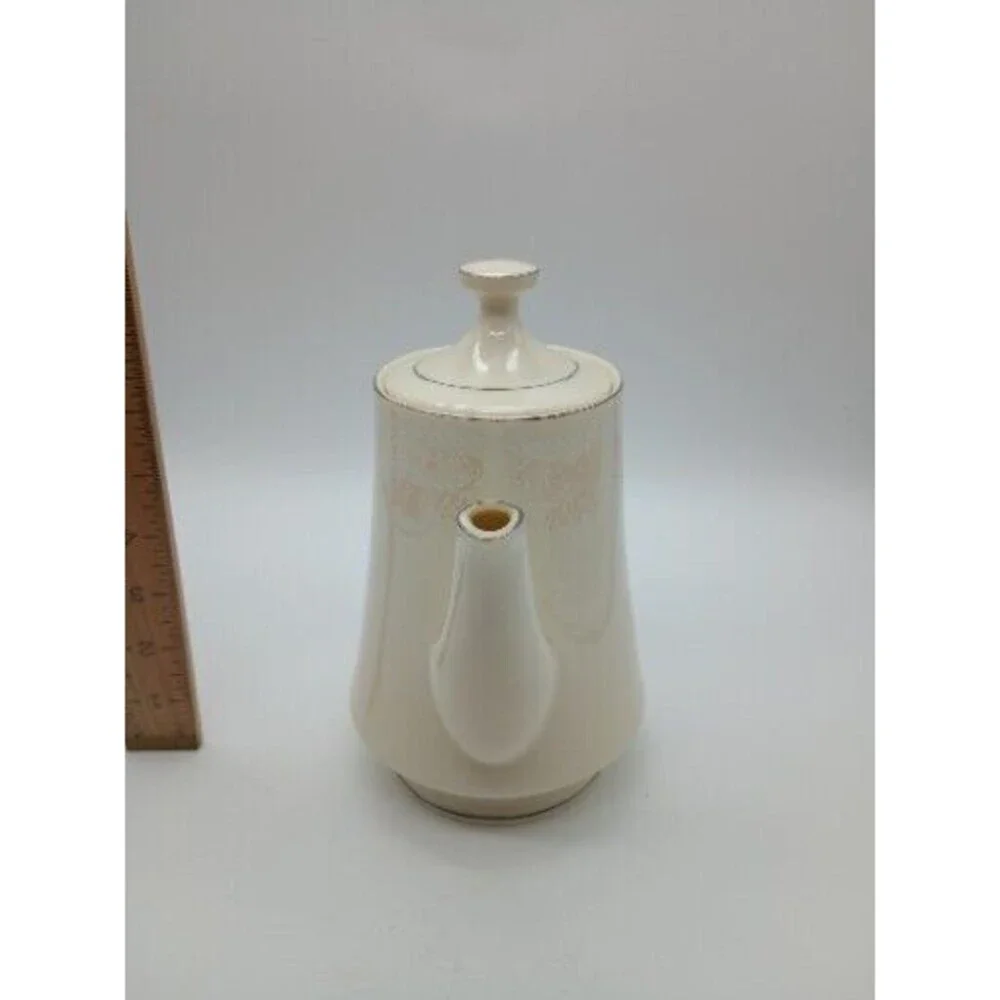 Budlet Teapot Ivory Fine China Leaf Vine Pattern